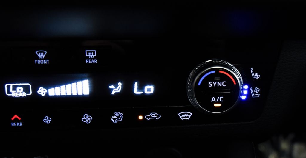 2025 Mitsubishi Outlander Base