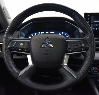 2025 Mitsubishi Outlander Base