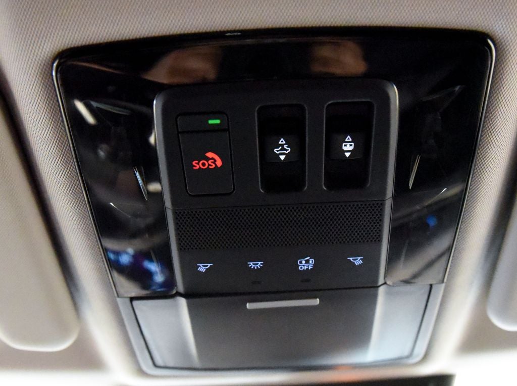 2025 Mitsubishi Outlander Base