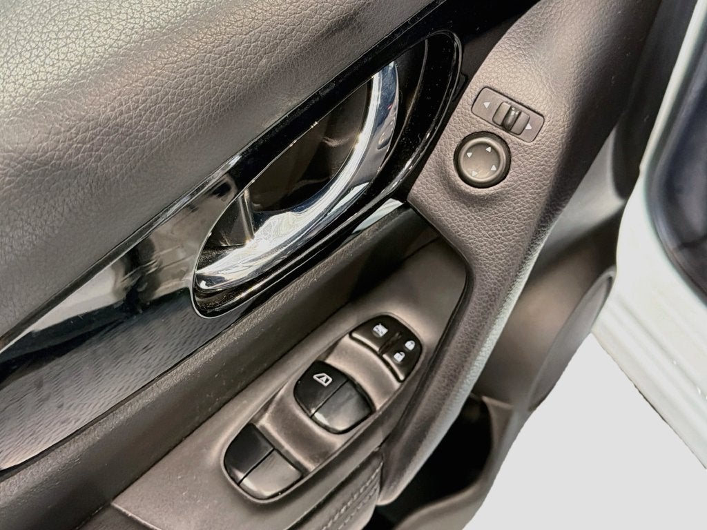 2017 Nissan Rogue Sport SV