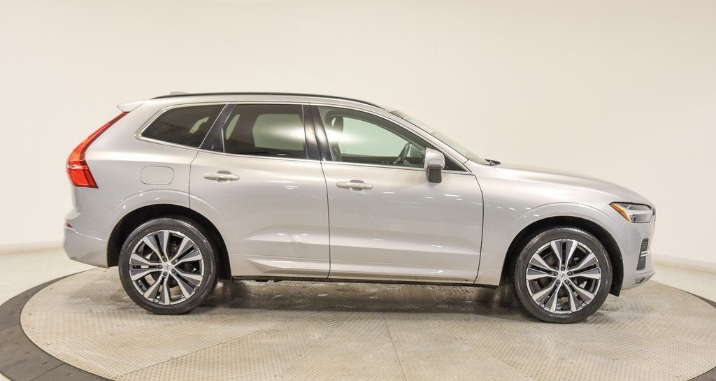 2022 Volvo XC60 B5 Momentum