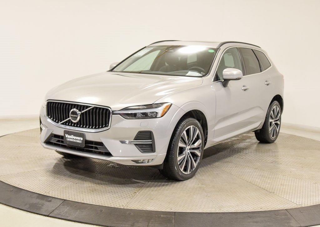 2022 Volvo XC60 B5 Momentum