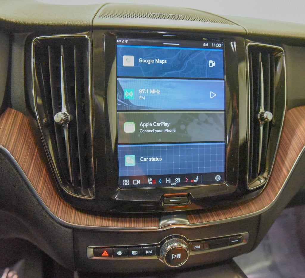 2022 Volvo XC60 B5 Momentum