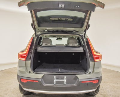 2024 Volvo XC40 B5 Plus Bright Theme