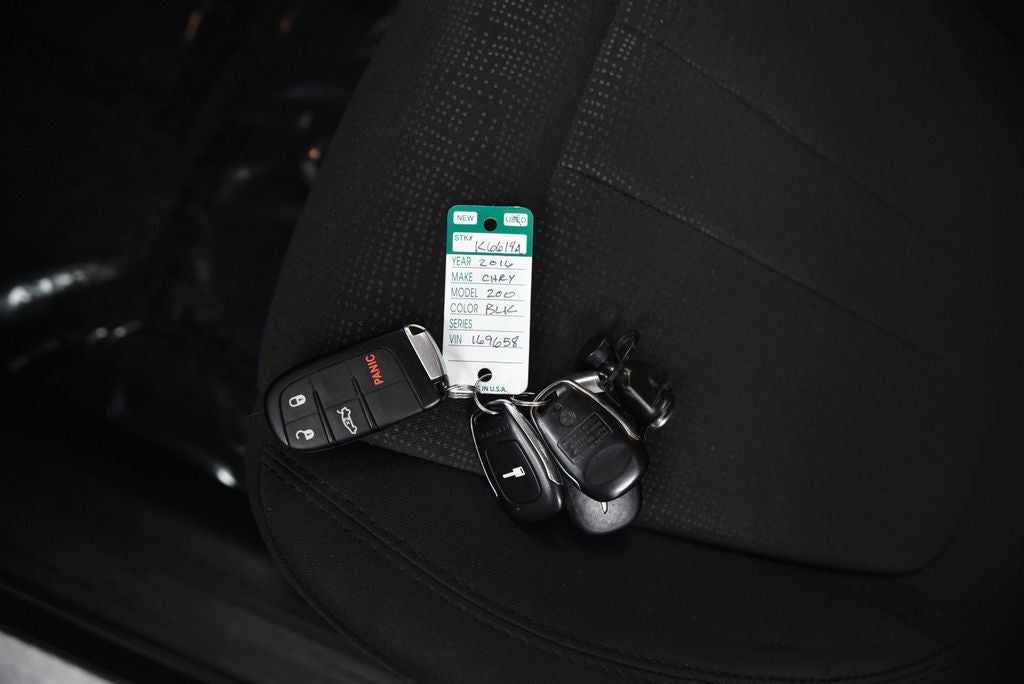 2016 Chrysler 200 Limited