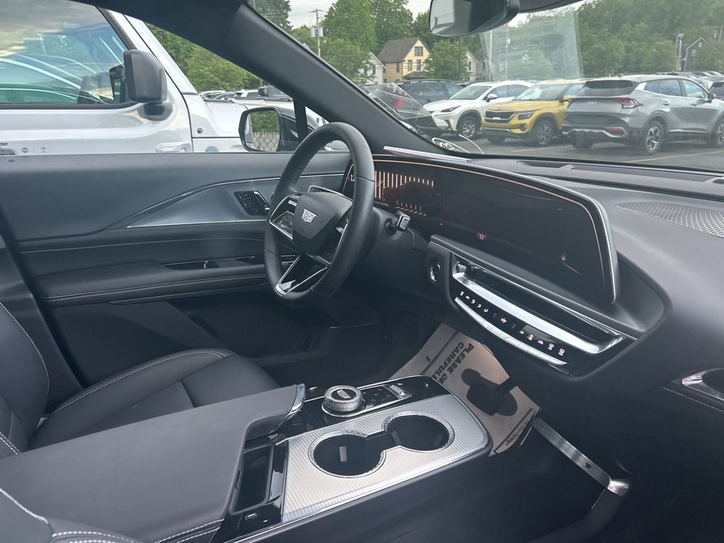 2024 Cadillac LYRIQ Tech
