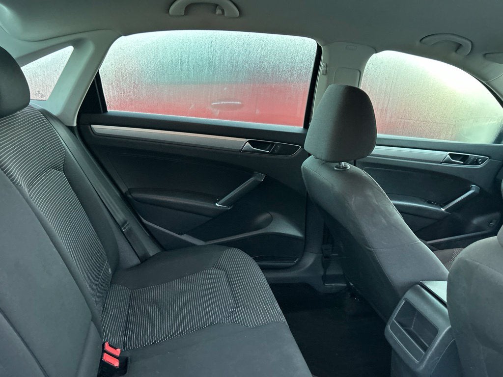 2016 Volkswagen Passat Base