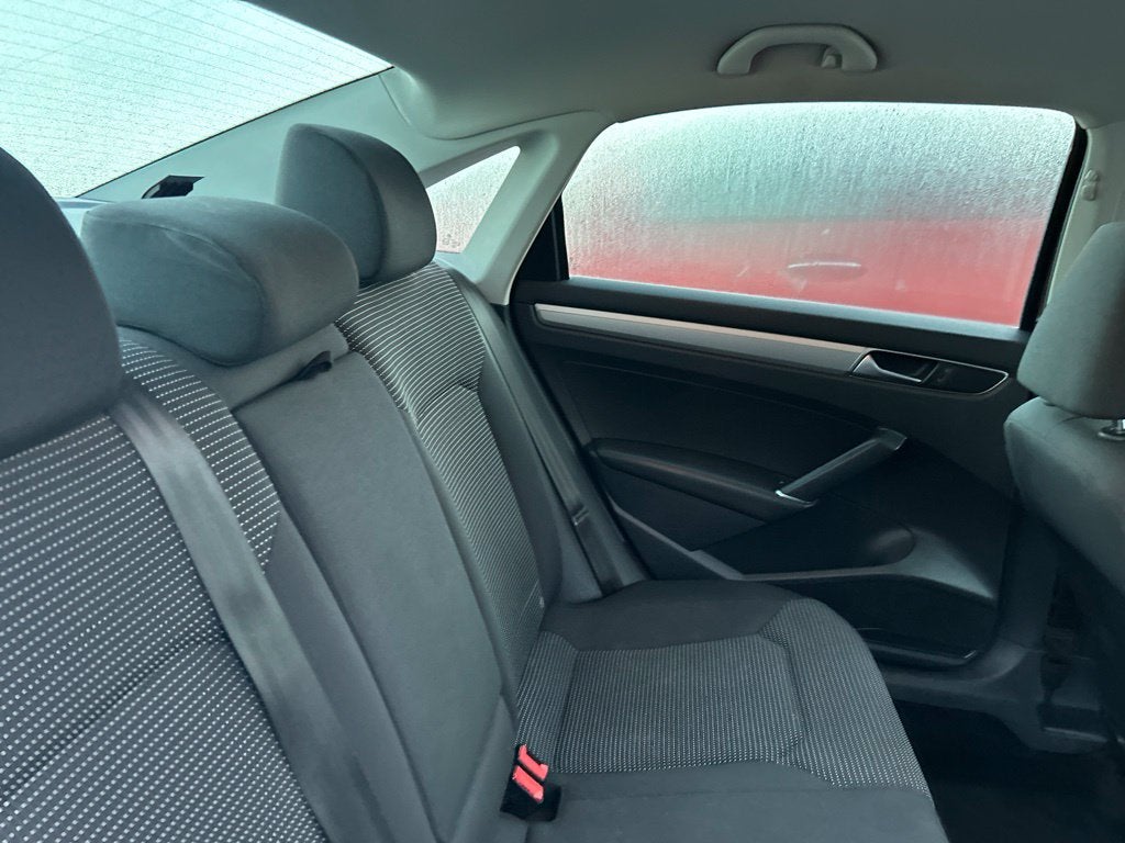 2016 Volkswagen Passat Base