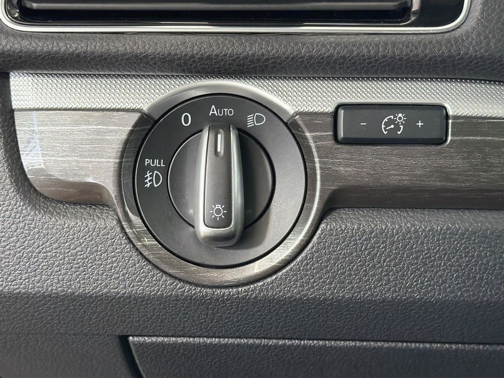 2018 Volkswagen Passat Base