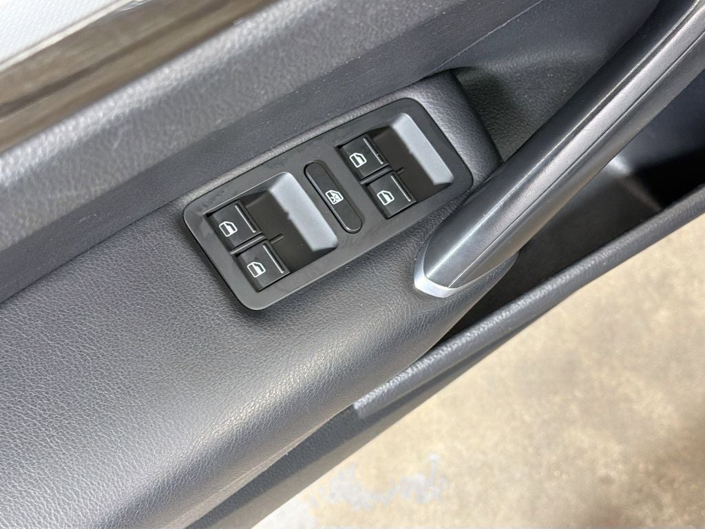 2018 Volkswagen Passat Base