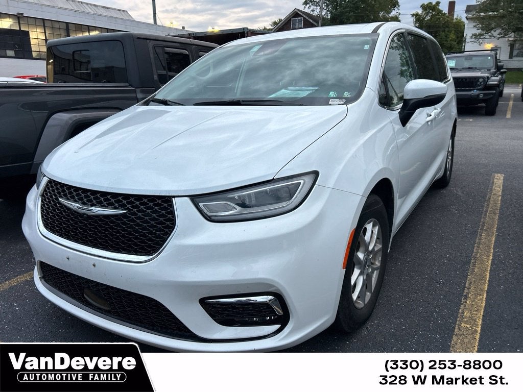 2023 Chrysler Pacifica Touring L