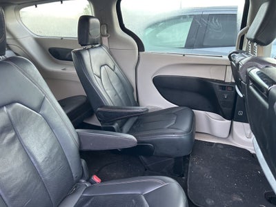 2017 Chrysler Pacifica Touring L Plus