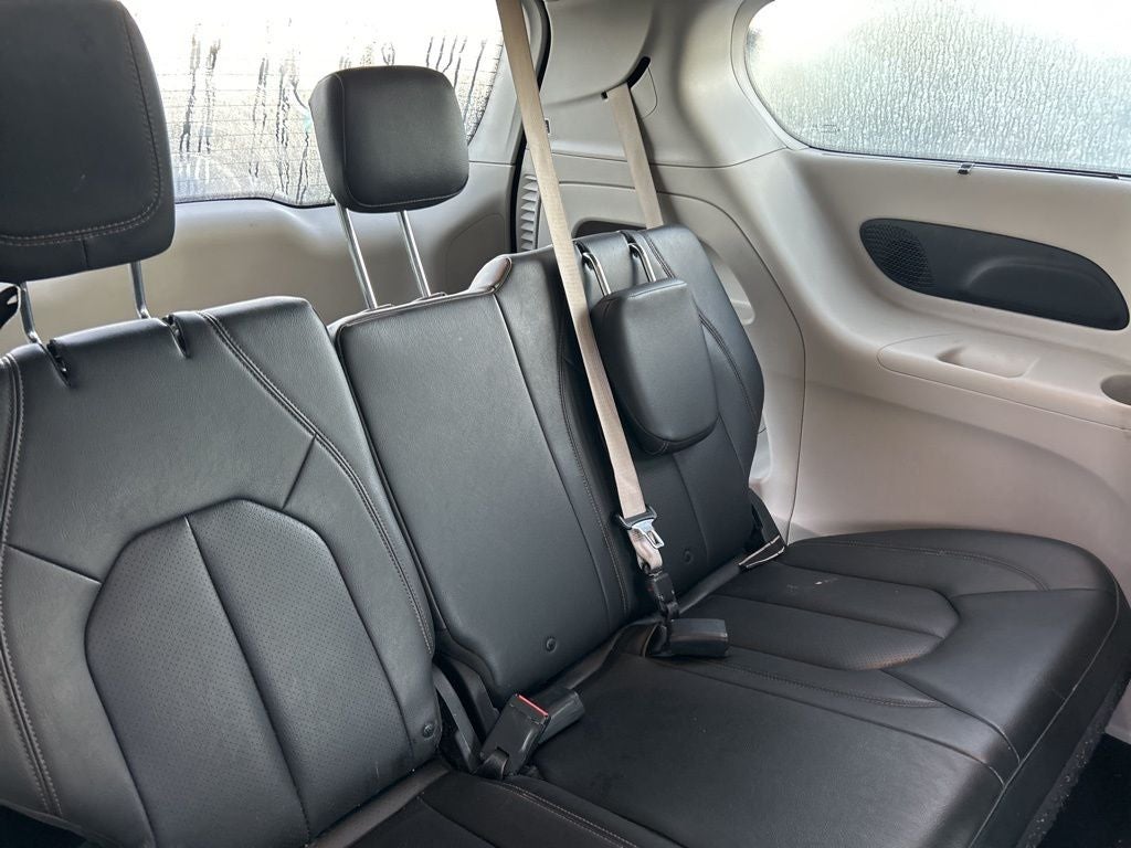 2017 Chrysler Pacifica Touring L Plus