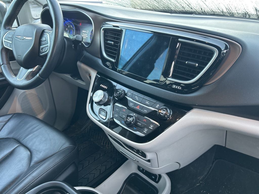 2017 Chrysler Pacifica Touring L Plus
