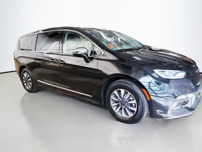 2023 Chrysler Pacifica Hybrid Limited