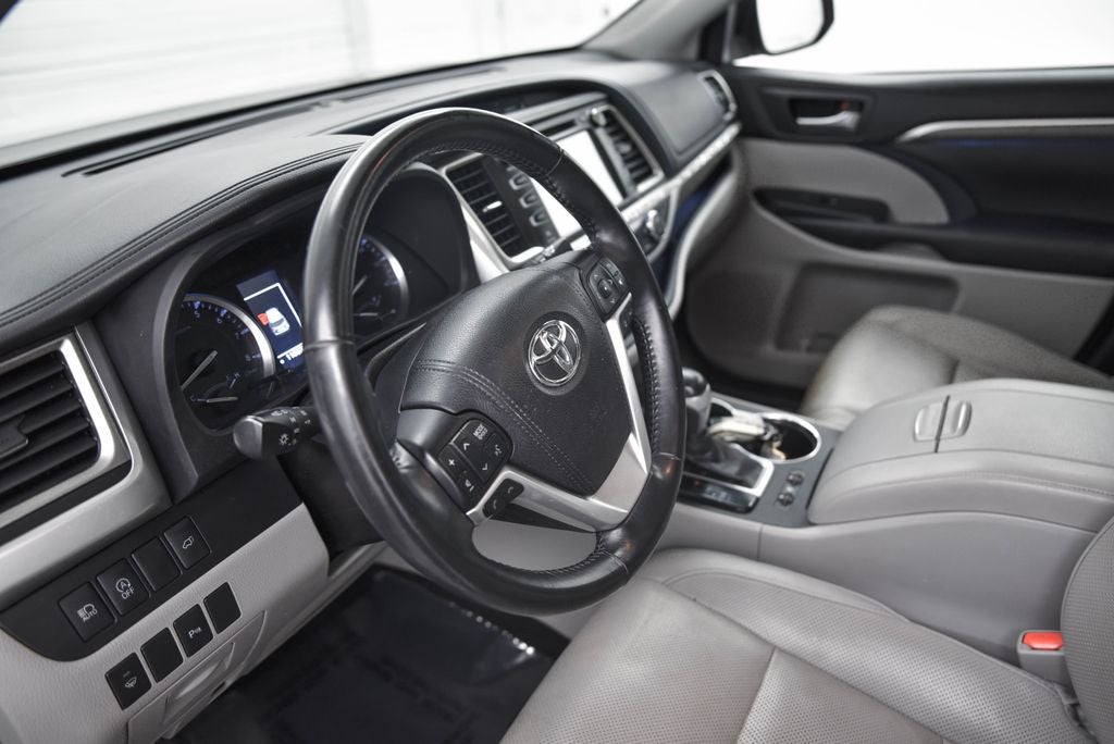 2018 Toyota Highlander Base