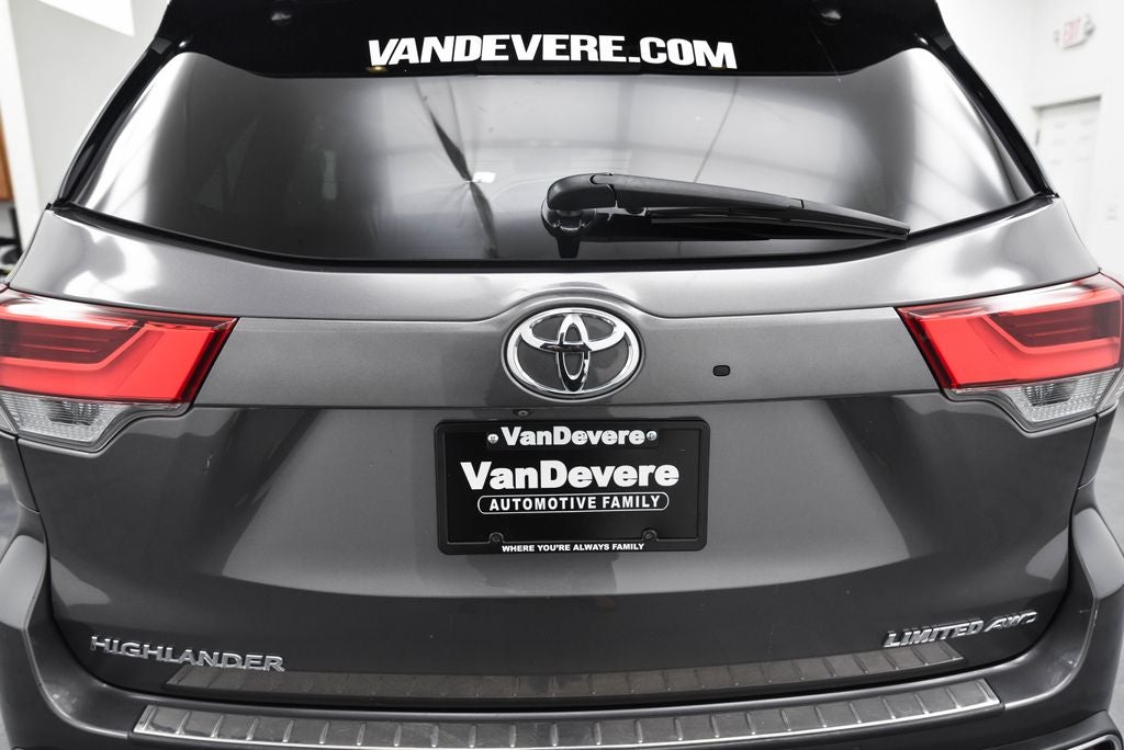 2018 Toyota Highlander Base