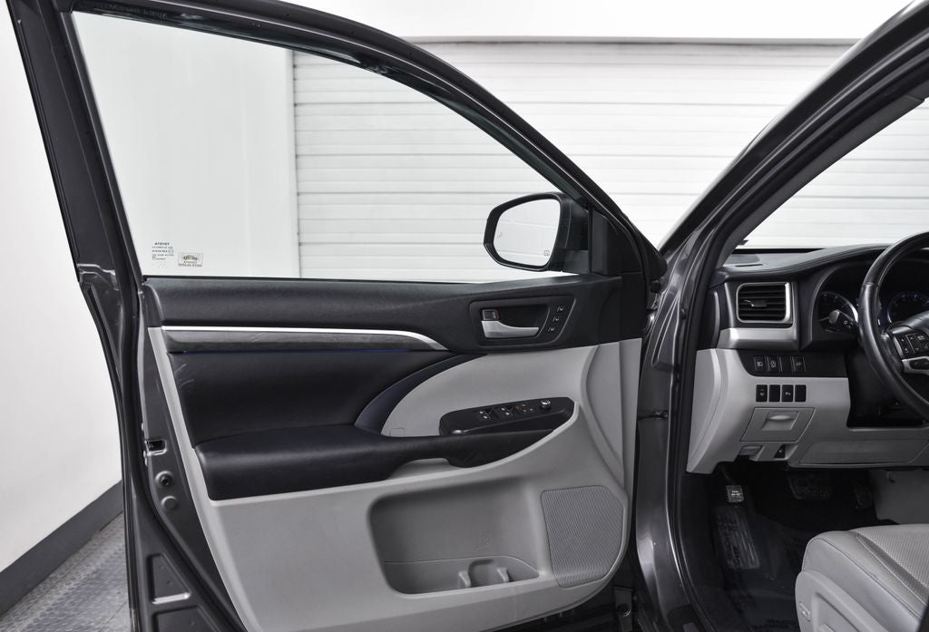 2018 Toyota Highlander Base