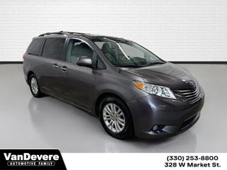 2014 Toyota Sienna XLE 8 Passenger