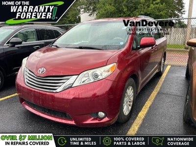 2012 Toyota Sienna XLE 8 Passenger