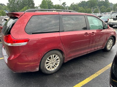 2012 Toyota Sienna XLE 8 Passenger