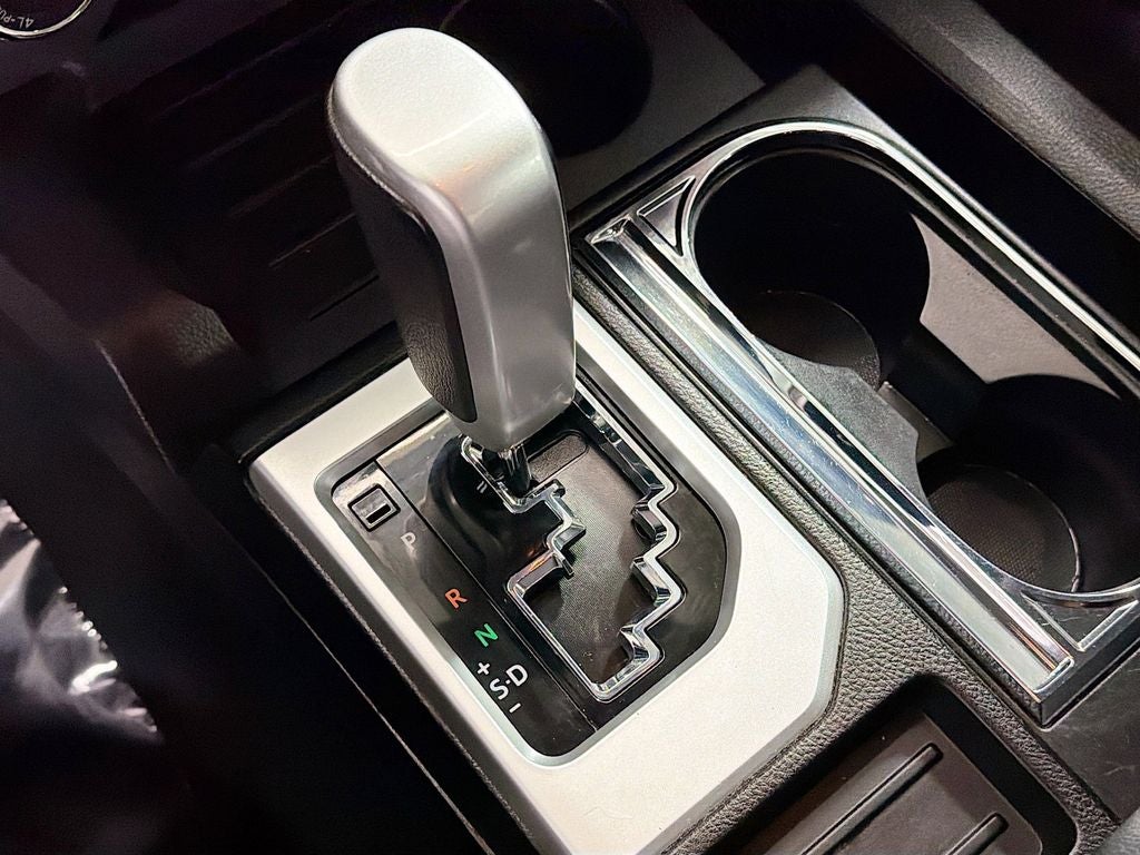 2016 Toyota Tundra SR5 5.7L V8