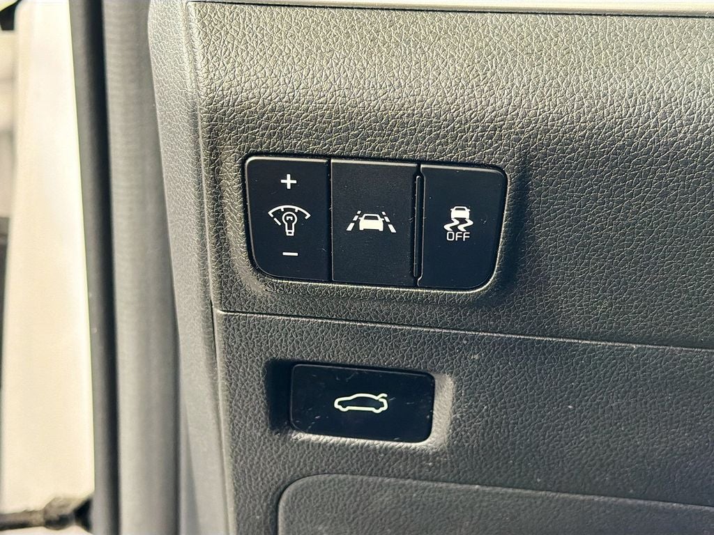 2022 Kia K5 LX