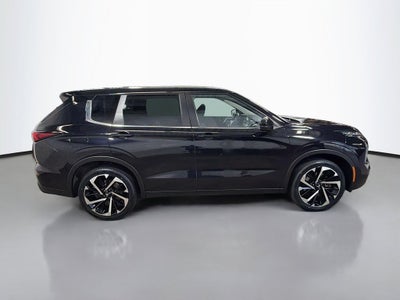 2022 Mitsubishi Outlander ES