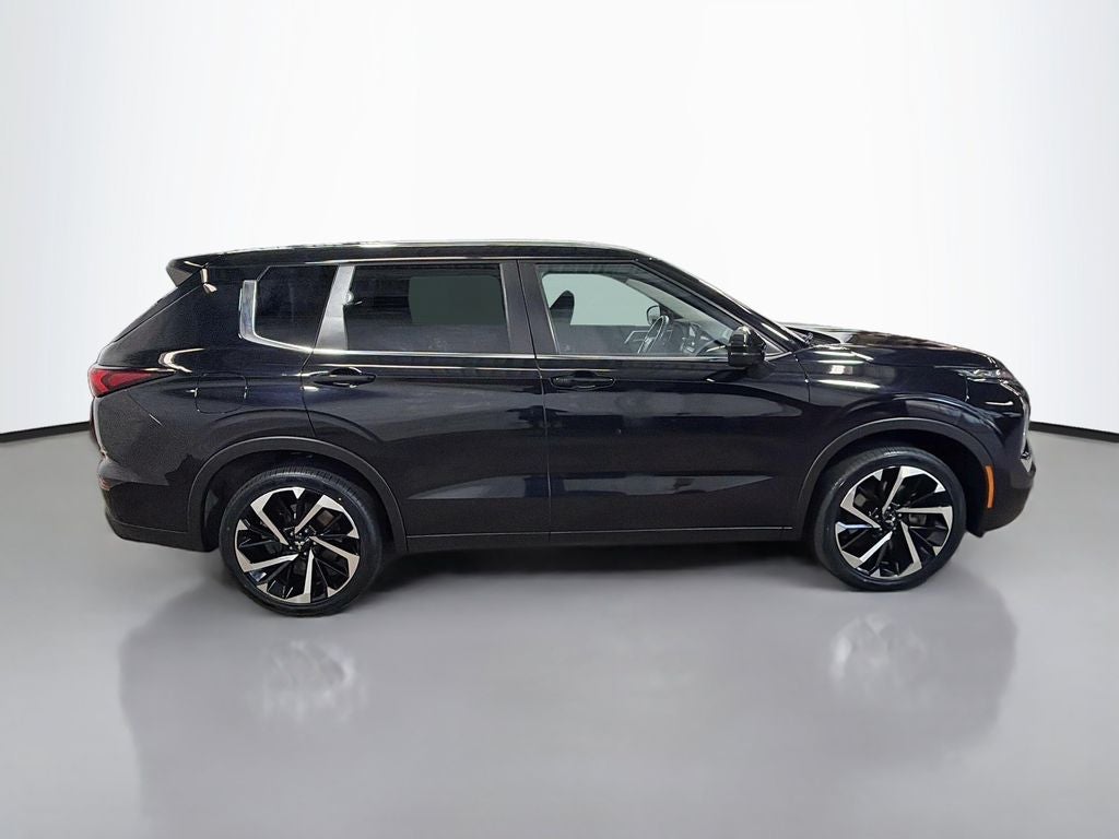 2022 Mitsubishi Outlander ES
