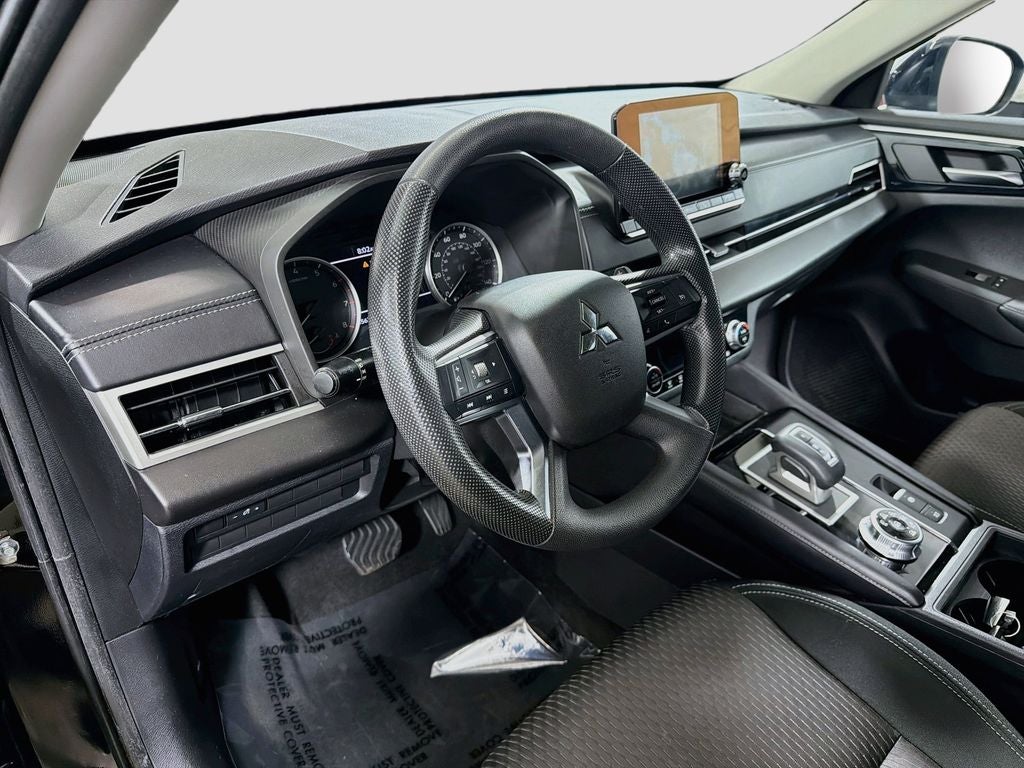 2022 Mitsubishi Outlander ES