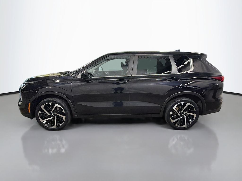 2022 Mitsubishi Outlander ES