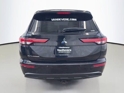2022 Mitsubishi Outlander ES