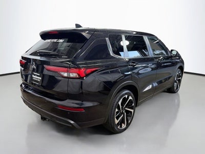 2022 Mitsubishi Outlander ES