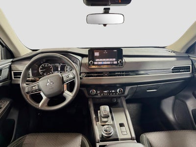 2023 Mitsubishi Outlander ES
