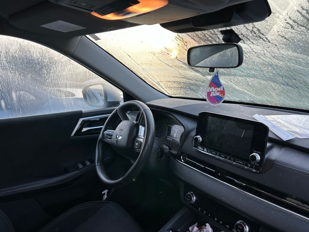 2023 Mitsubishi Outlander ES