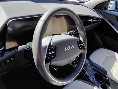 2024 Kia Niro SX