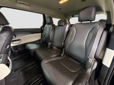 2023 Kia Carnival LX Seat Package
