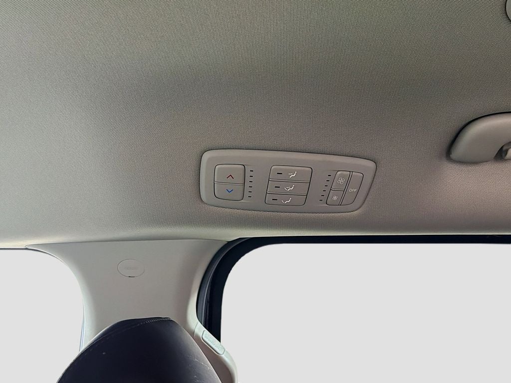 2023 Kia Carnival LX Seat Package