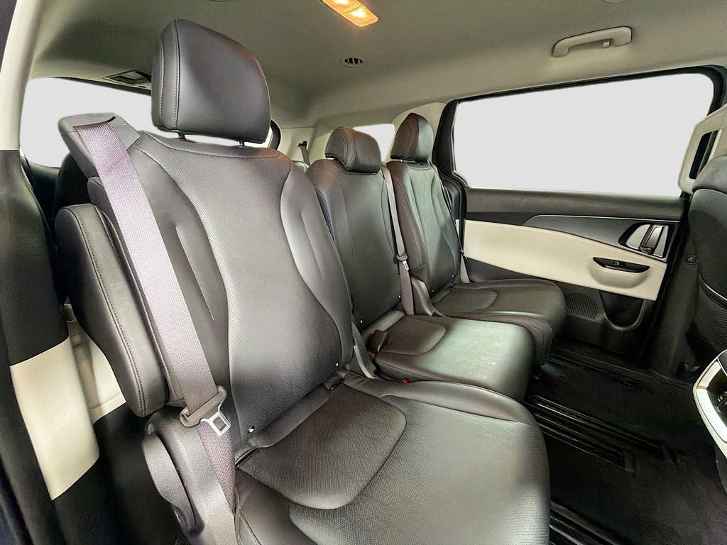 2023 Kia Carnival LX Seat Package