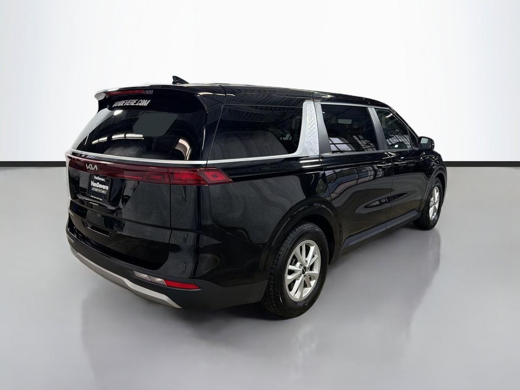 2024 Kia Carnival LX