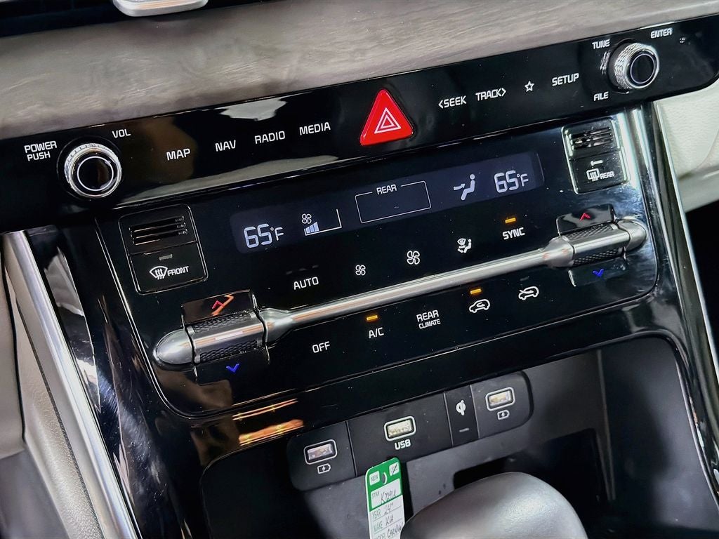 2024 Kia Carnival EX