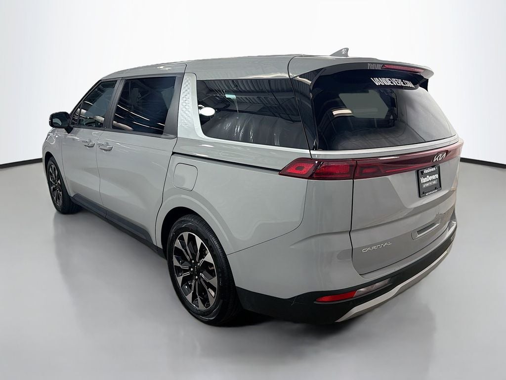 2023 Kia Carnival EX