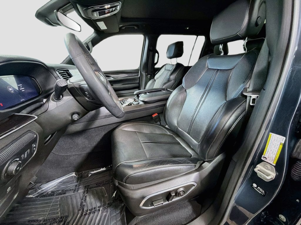 2023 Jeep Wagoneer Base