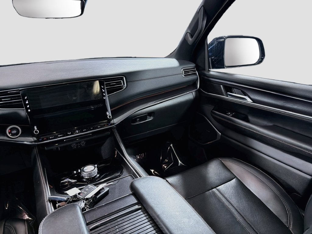 2023 Jeep Wagoneer Base