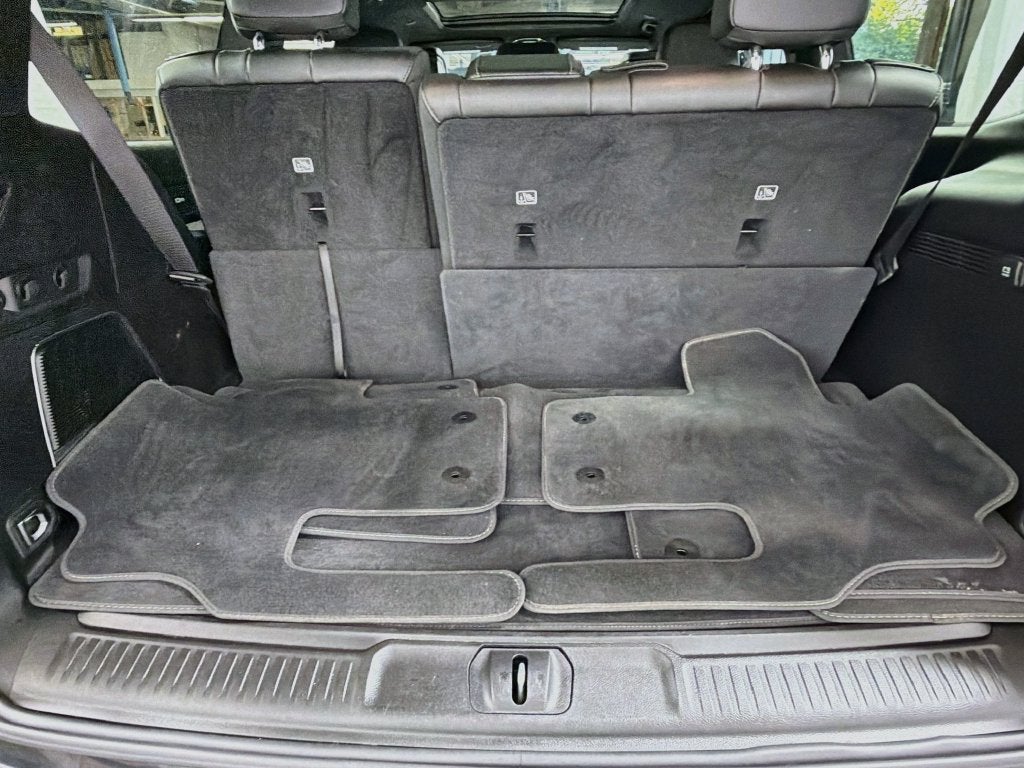 2023 Jeep Wagoneer Base