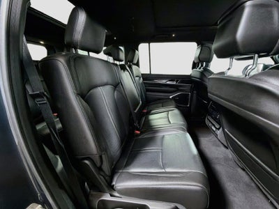2023 Jeep Wagoneer Base
