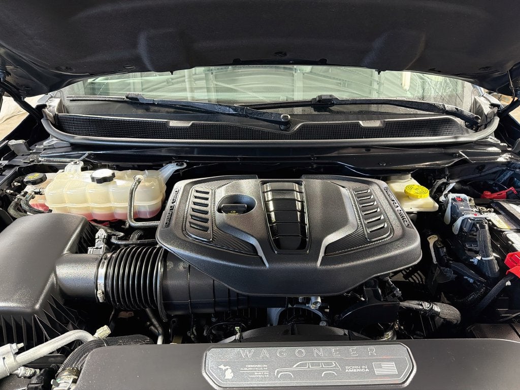 2023 Jeep Wagoneer Base