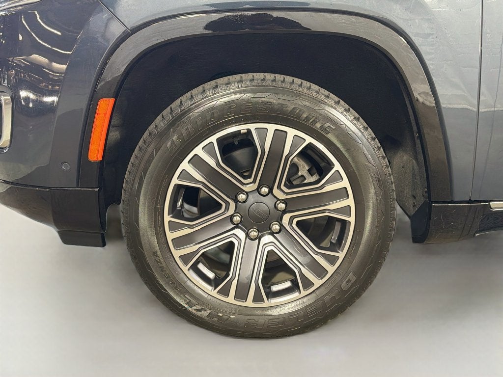 2023 Jeep Wagoneer Base