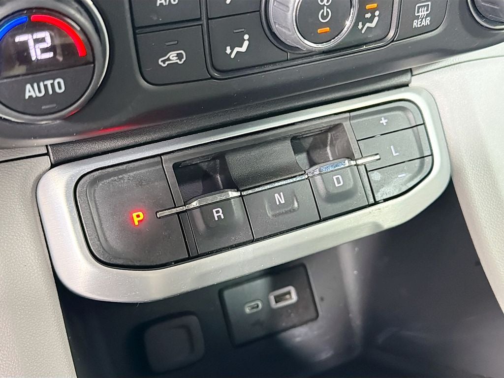 2022 GMC Acadia SLE