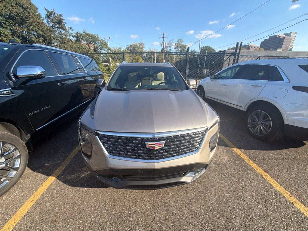 2025 Cadillac XT4 Premium Luxury